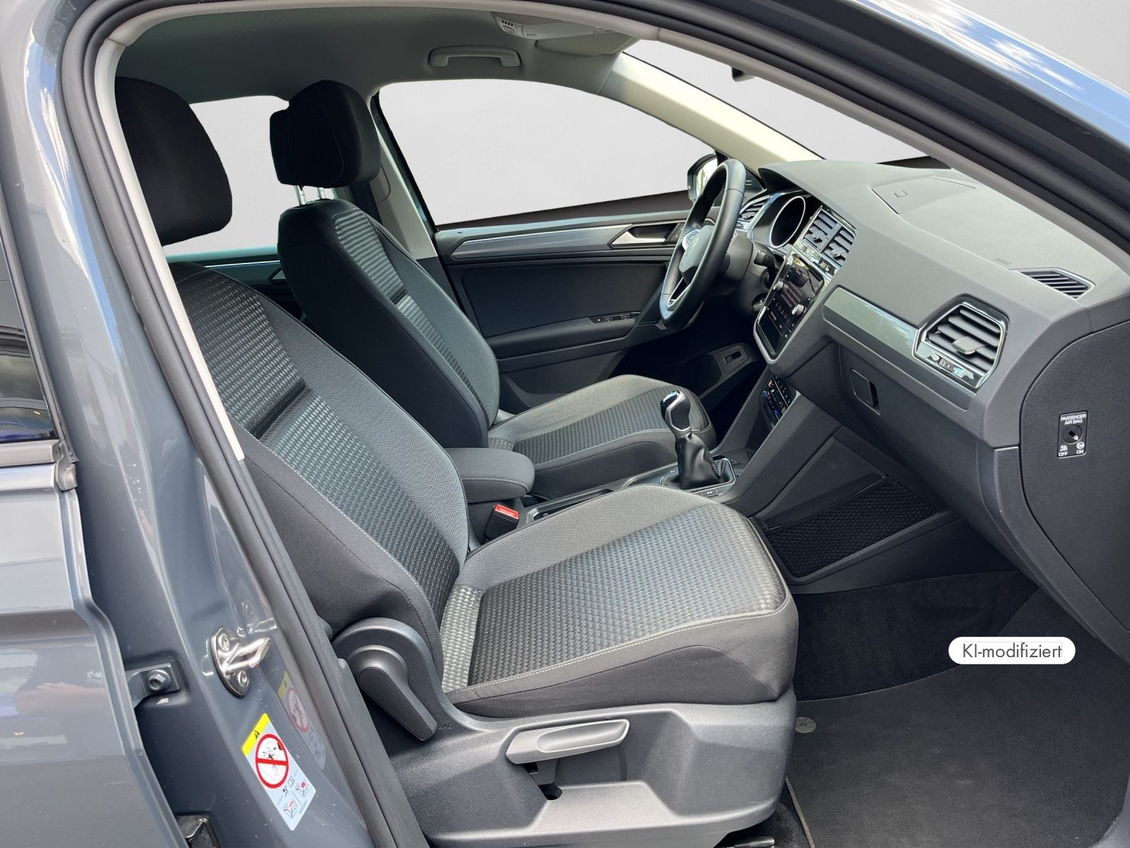 Volkswagen Tiguan 2021 г. Серый, пробег 57594 км