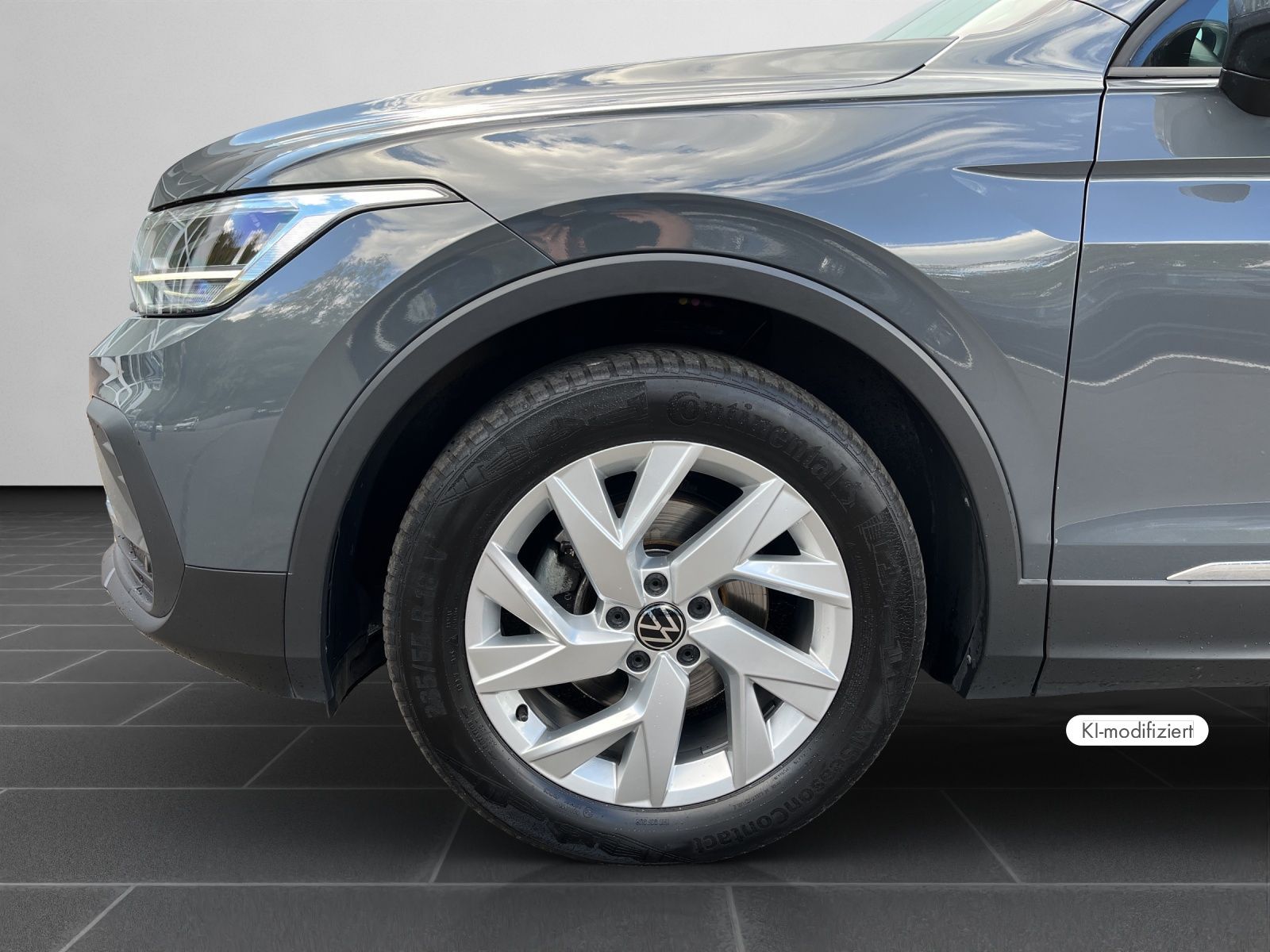 Volkswagen Tiguan 2021 г. Серый, пробег 57594 км