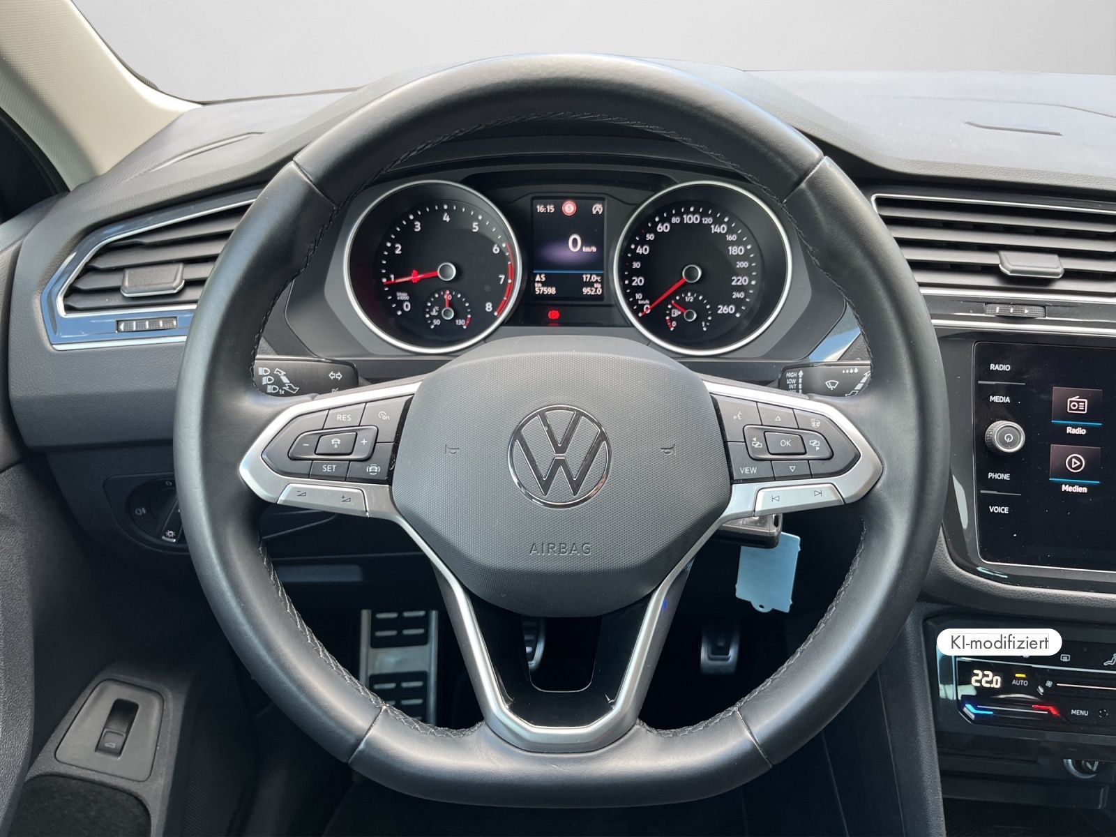 Volkswagen Tiguan 2021 г. Серый, пробег 57594 км