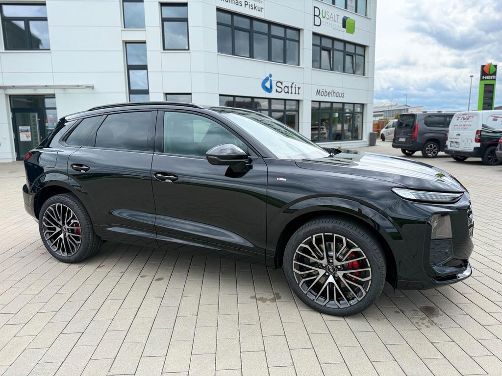 Audi Q3 2026 г. Чёрный, пробег 10 км