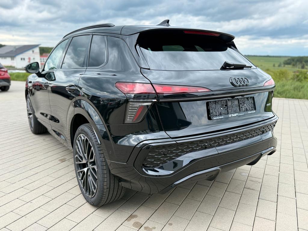 Audi Q3 2026 г. Чёрный, пробег 10 км