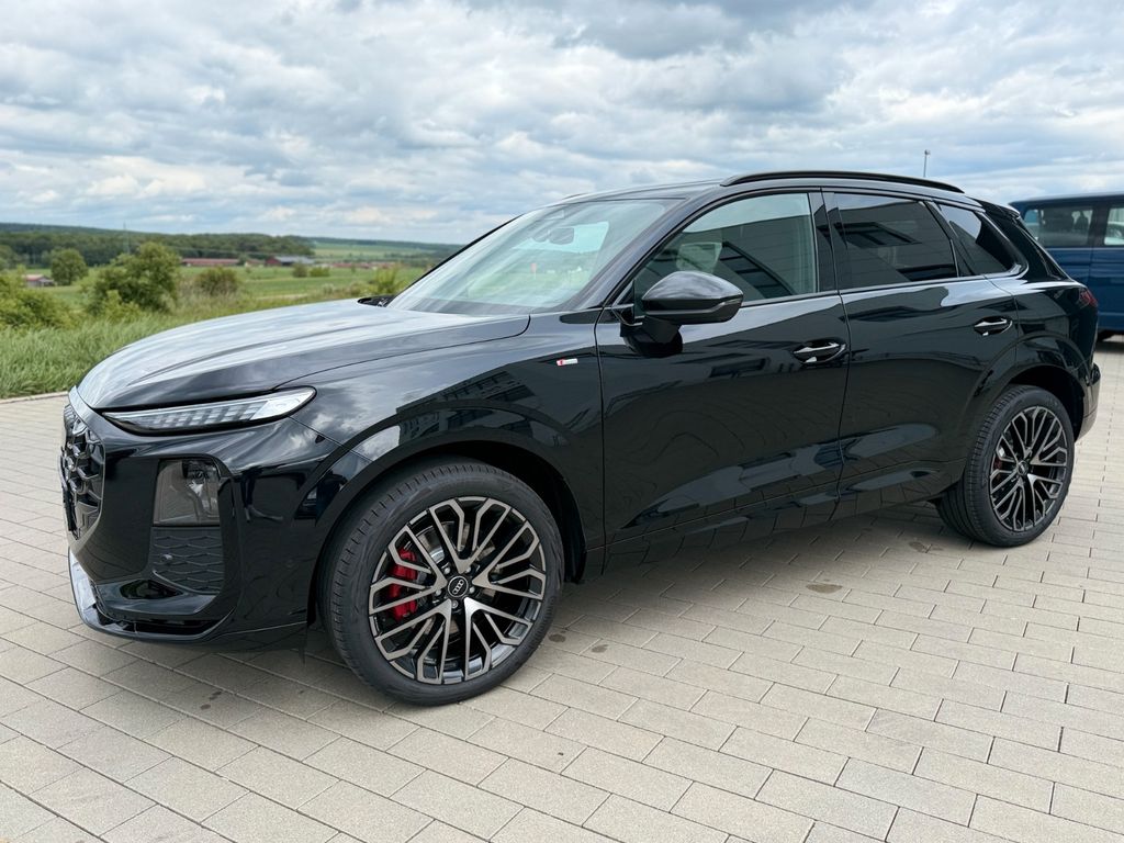 Audi Q3 2026 г. Чёрный, пробег 10 км