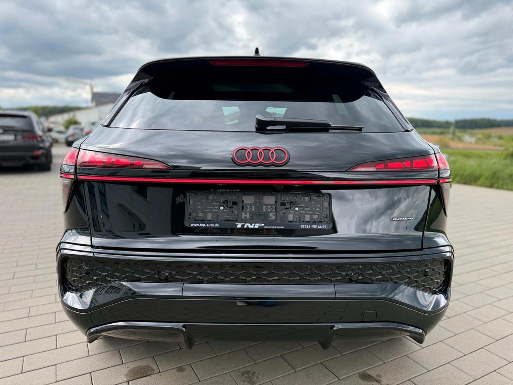 Audi Q3 2026 г. Чёрный, пробег 10 км