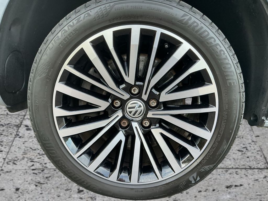 Volkswagen T6 MULTIVAN 2022 г. Белый, пробег 31821 км