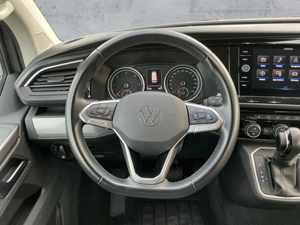 Volkswagen T6 MULTIVAN 2022 г. Белый, пробег 31821 км