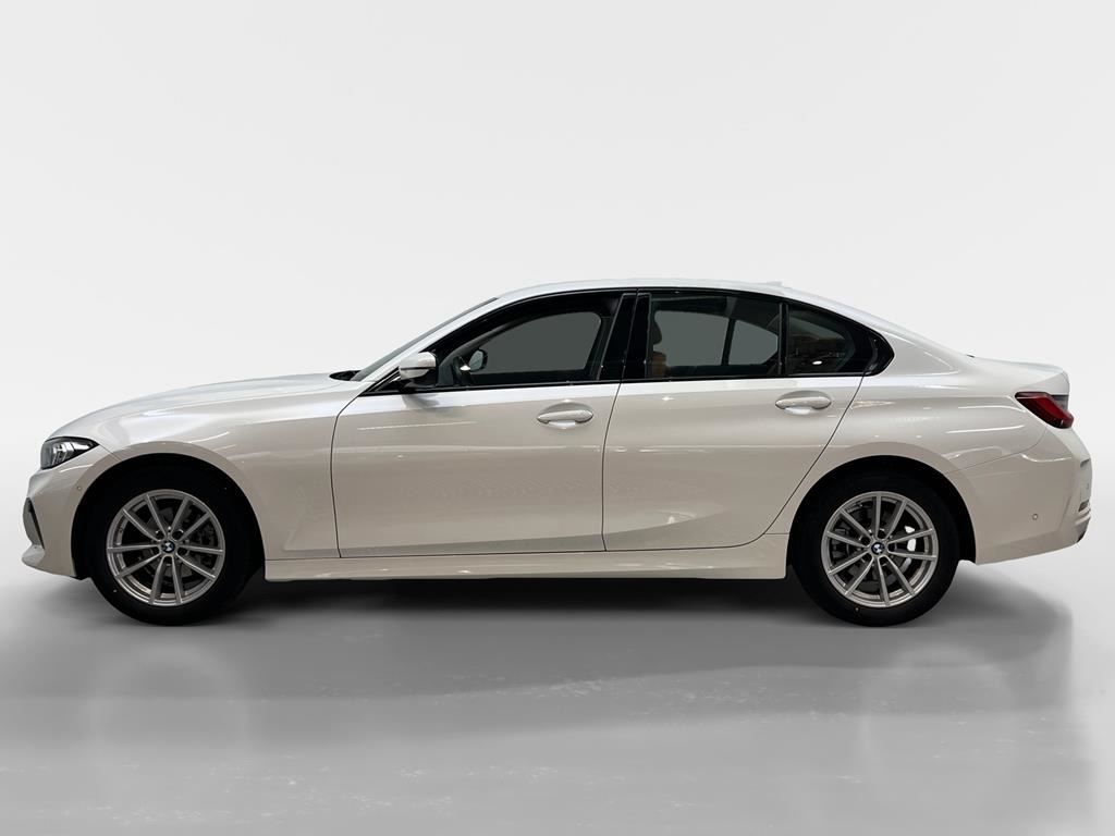 BMW 318 2022 г. Белый, пробег 46900 км