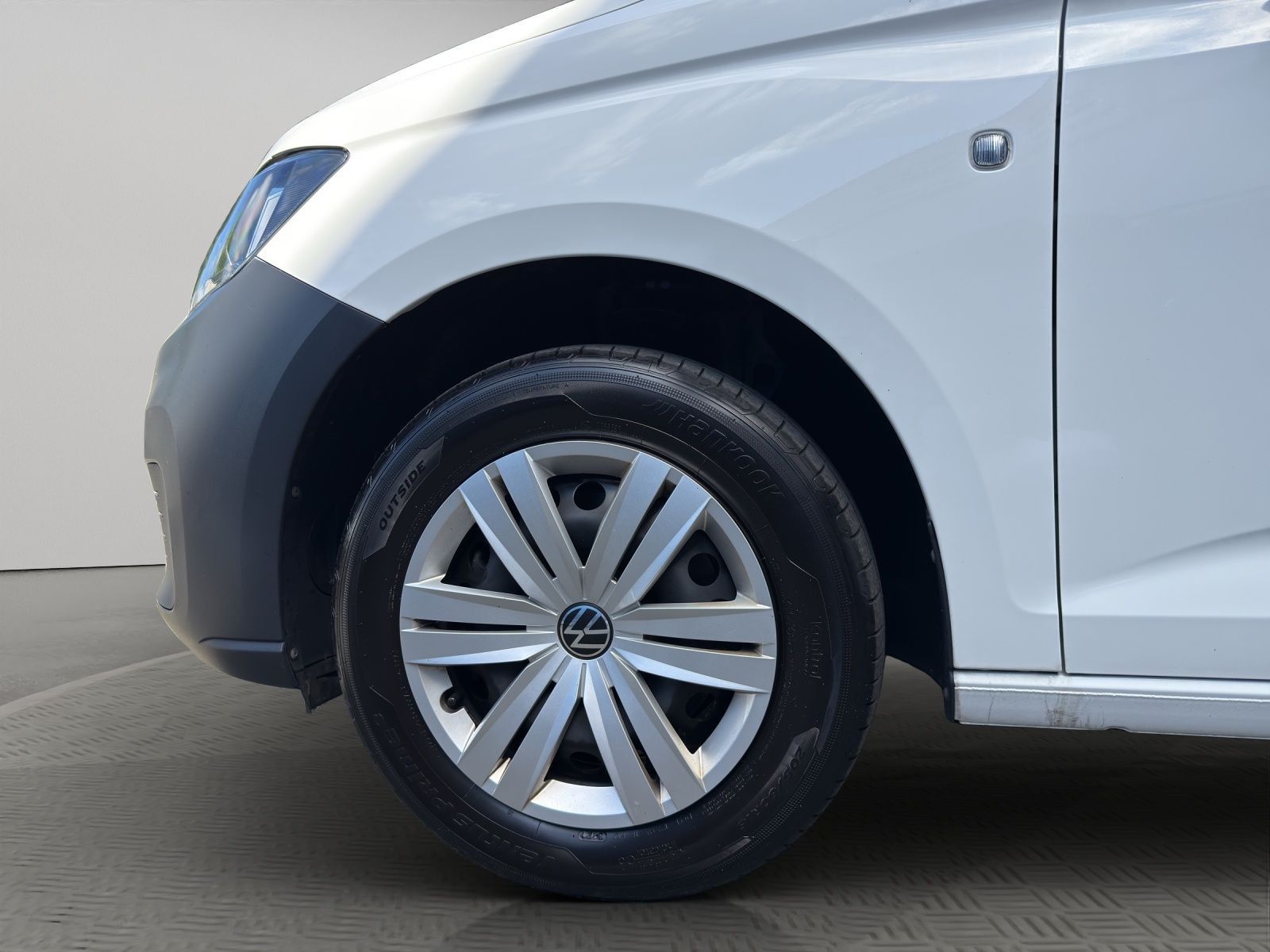 Volkswagen CADDY MAXI 2021 г. Белый, пробег 41622 км