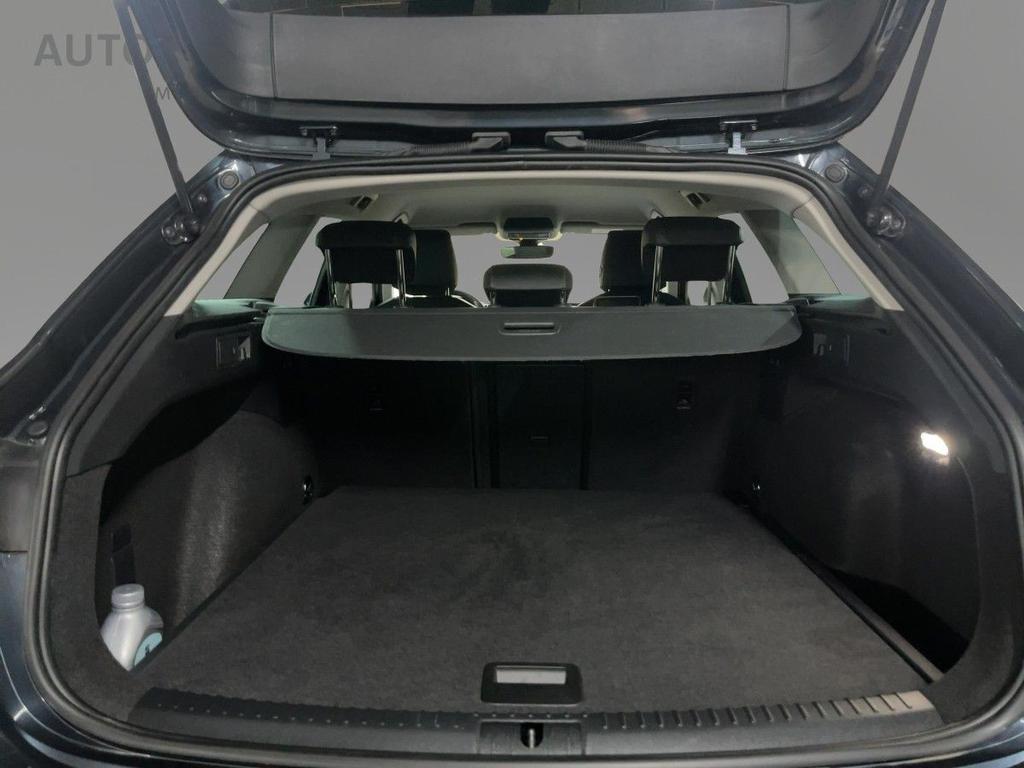 SEAT Leon 2023 г. Серый, пробег 40400 км