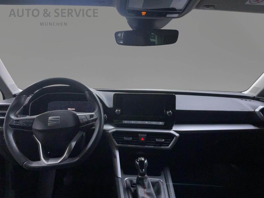 SEAT Leon 2023 г. Серый, пробег 40400 км