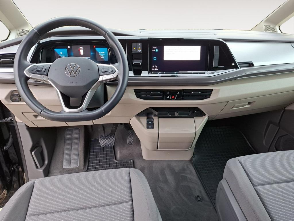 Volkswagen T7 MULTIVAN 2022 г. Чёрный, пробег 17850 км