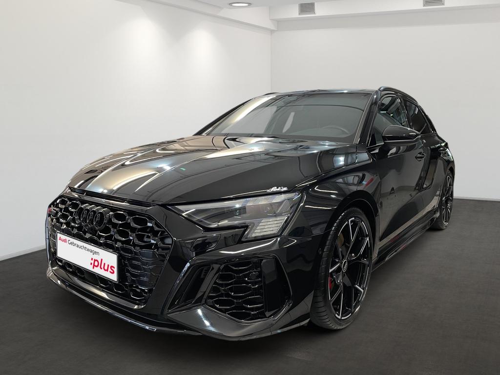 Audi RS3 2023 г. Чёрный, пробег 35975 км