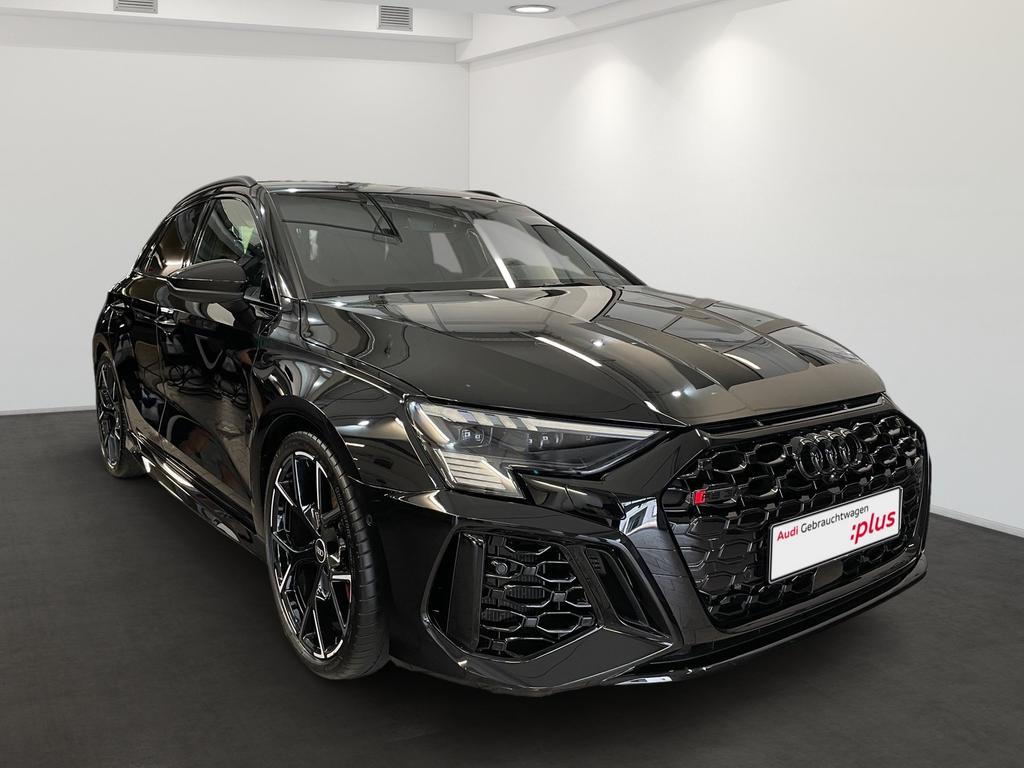Audi RS3 2023 г. Чёрный, пробег 35975 км