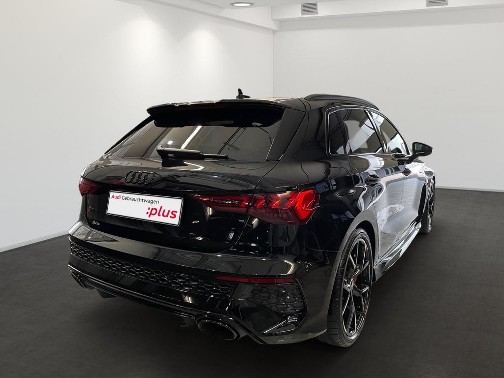 Audi RS3 2023 г. Чёрный, пробег 35975 км
