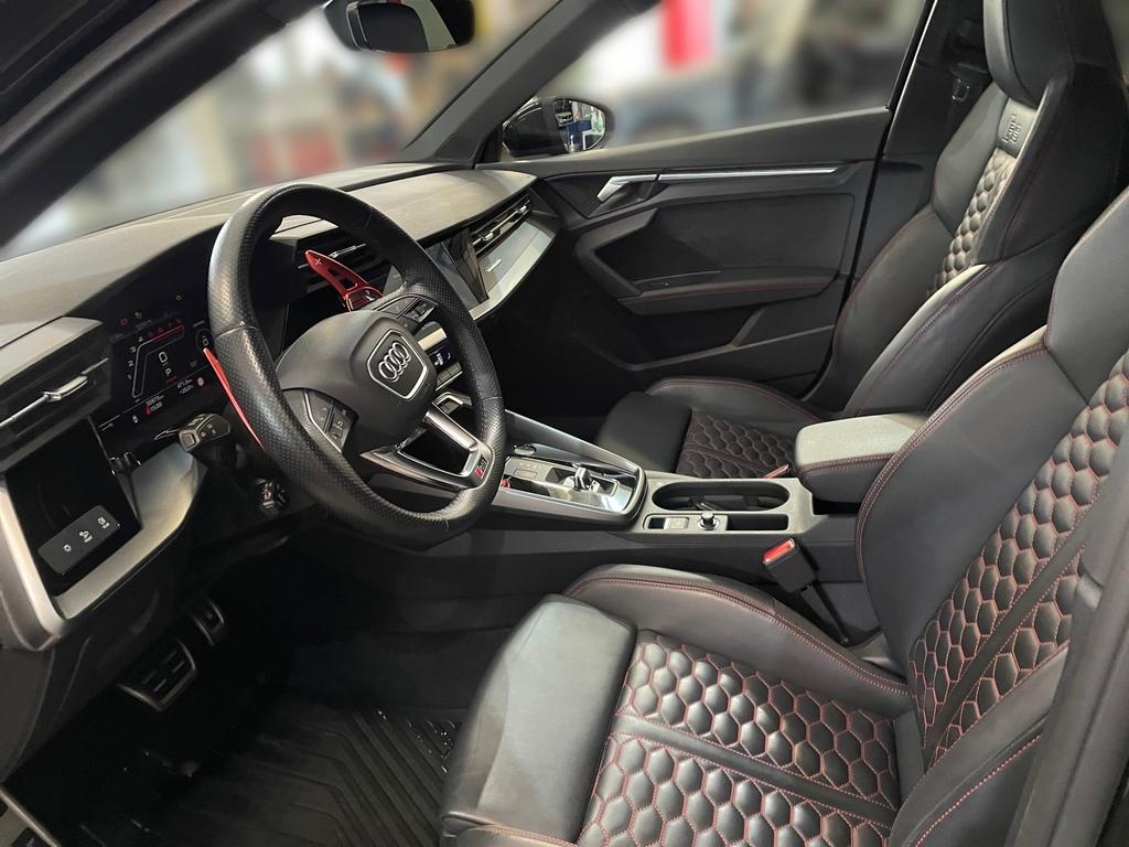 Audi RS3 2023 г. Чёрный, пробег 35975 км