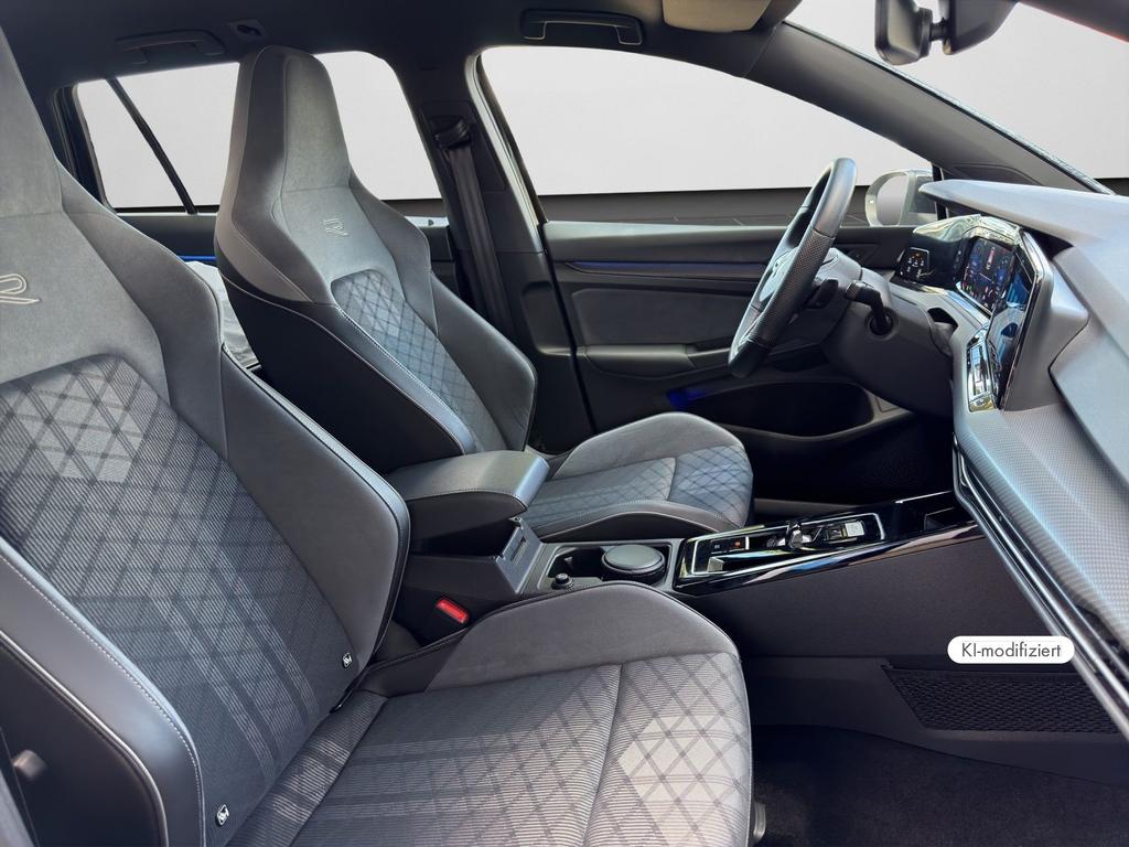Volkswagen Golf 2022 г. Чёрный, пробег 42900 км