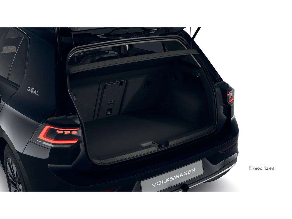 Volkswagen Golf 2026 г. Чёрный, пробег 26500 км