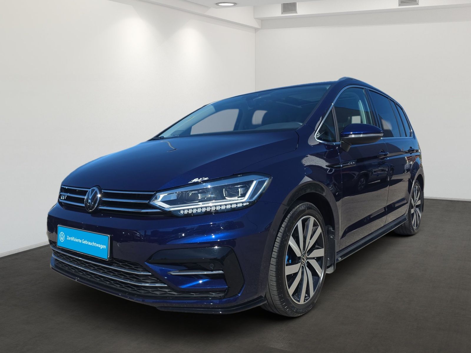 Volkswagen Touran 2022 г. Синий, пробег 18515 км