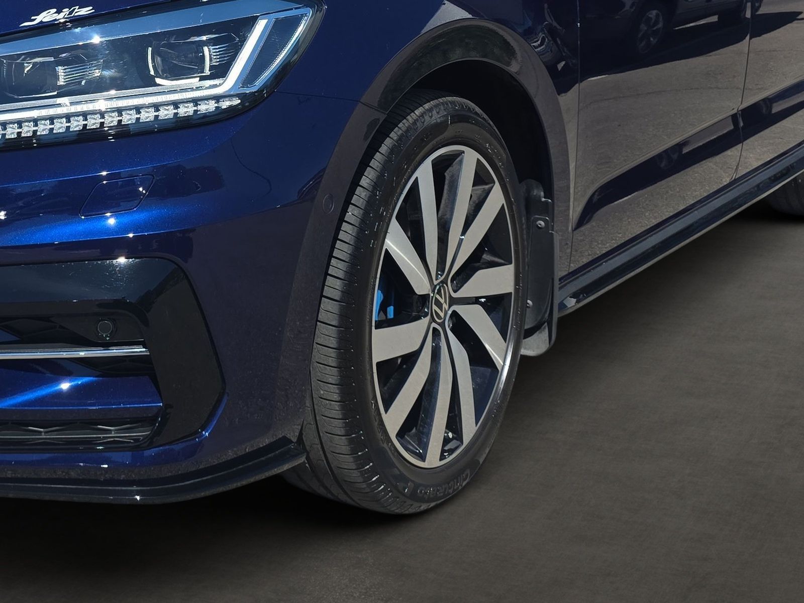 Volkswagen Touran 2022 г. Синий, пробег 18515 км