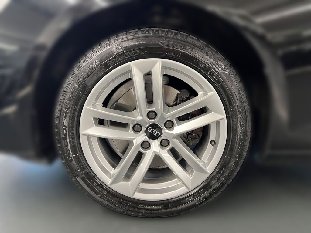 Audi A4 2023 г. Чёрный, пробег 50530 км