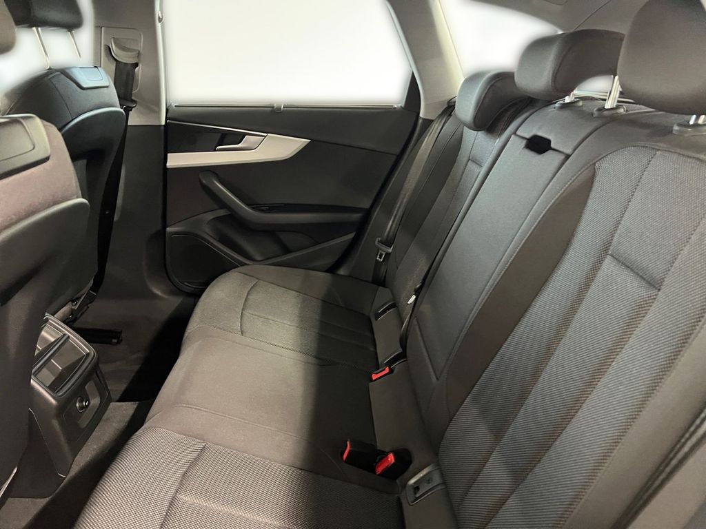 Audi A4 2023 г. Чёрный, пробег 50530 км