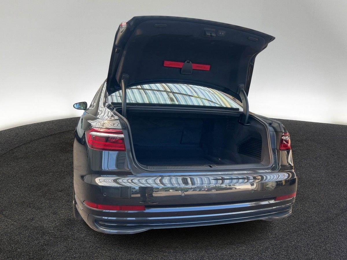 Audi A8 2022 г. Серый, пробег 37324 км