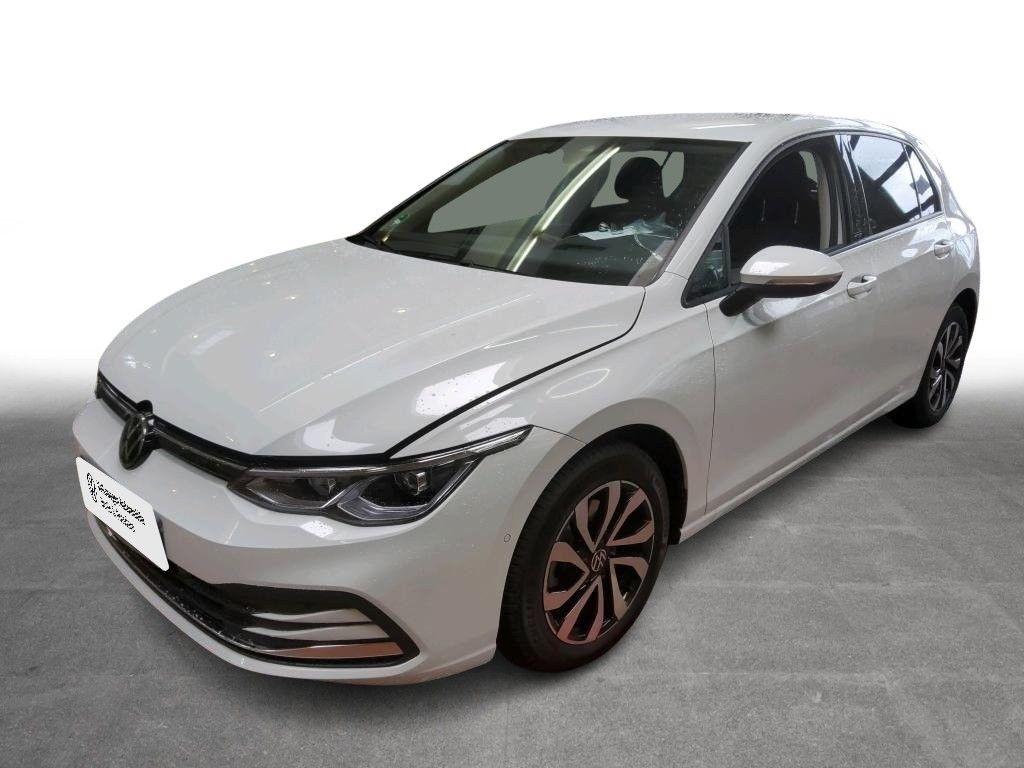 Volkswagen Golf 2023 г. Белый, пробег 39613 км