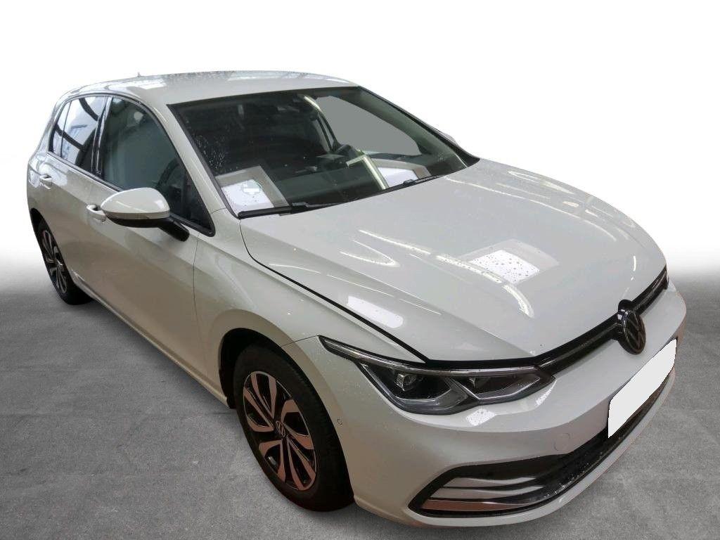 Volkswagen Golf 2023 г. Белый, пробег 39613 км