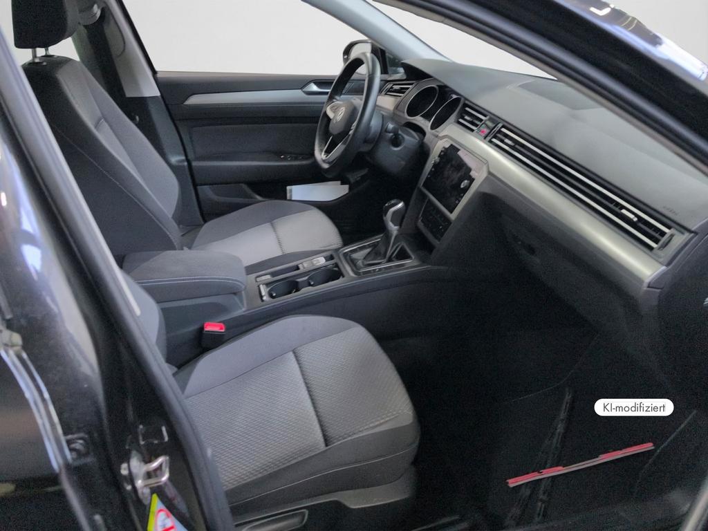 Volkswagen PASSAT VARIANT 2023 г. Серый, пробег 54453 км