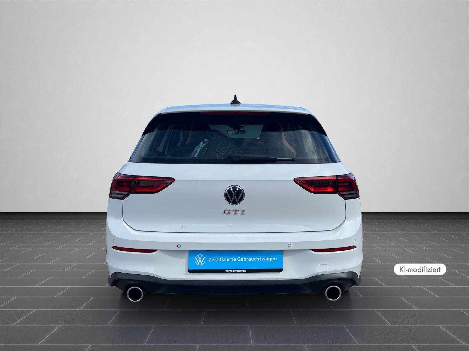 Volkswagen Golf 2023 г. Белый, пробег 26840 км