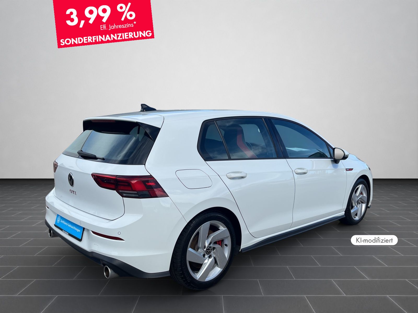 Volkswagen Golf 2023 г. Белый, пробег 26840 км