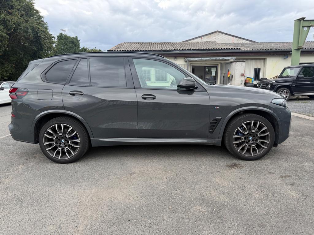 BMW X5 2023 г. Серый, пробег 38500 км