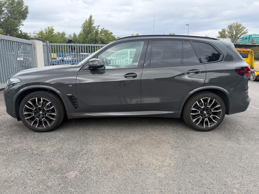 BMW X5 2023 г. Серый, пробег 38500 км