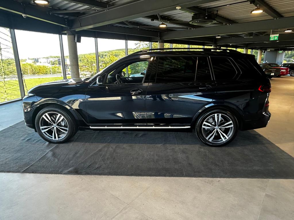 BMW X7 2024 г. Чёрный, пробег 54420 км
