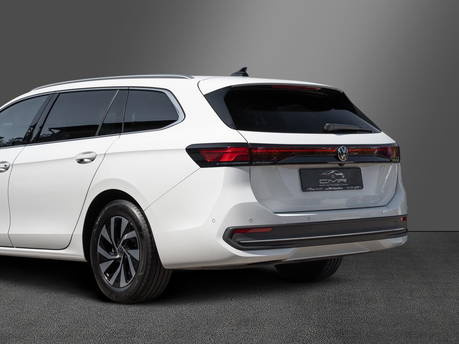 Volkswagen PASSAT VARIANT 2024 г. Белый, пробег 60000 км