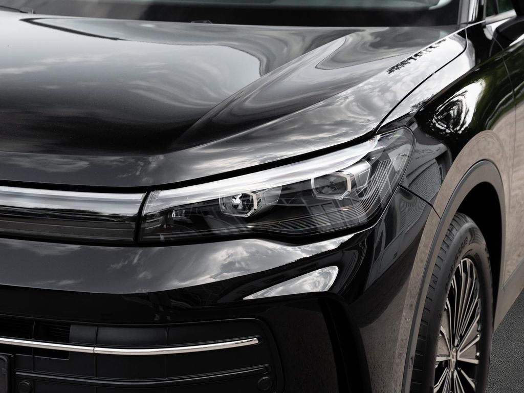 Volkswagen Tiguan 2025 г. Чёрный, пробег 10000 км