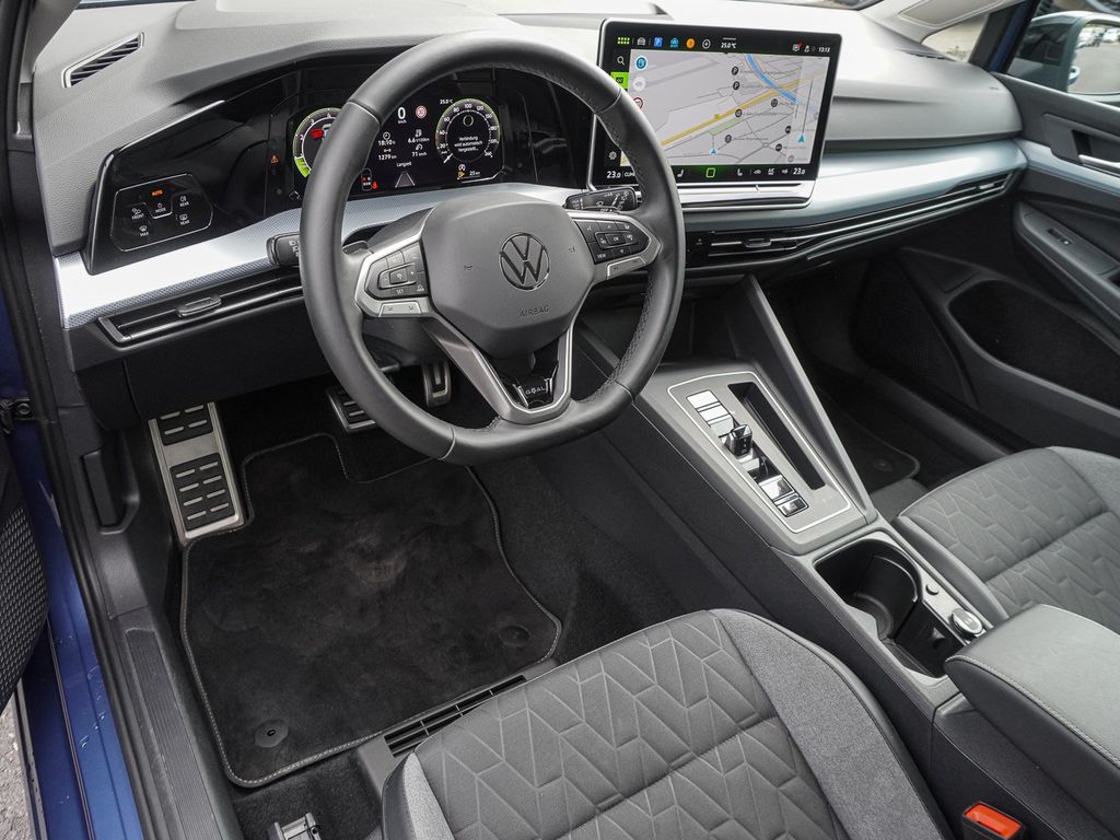 Volkswagen Golf 2025 г. Синий, пробег 14533 км
