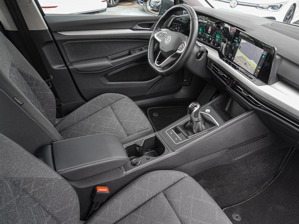 Volkswagen Golf 2024 г. Серый, пробег 20568 км