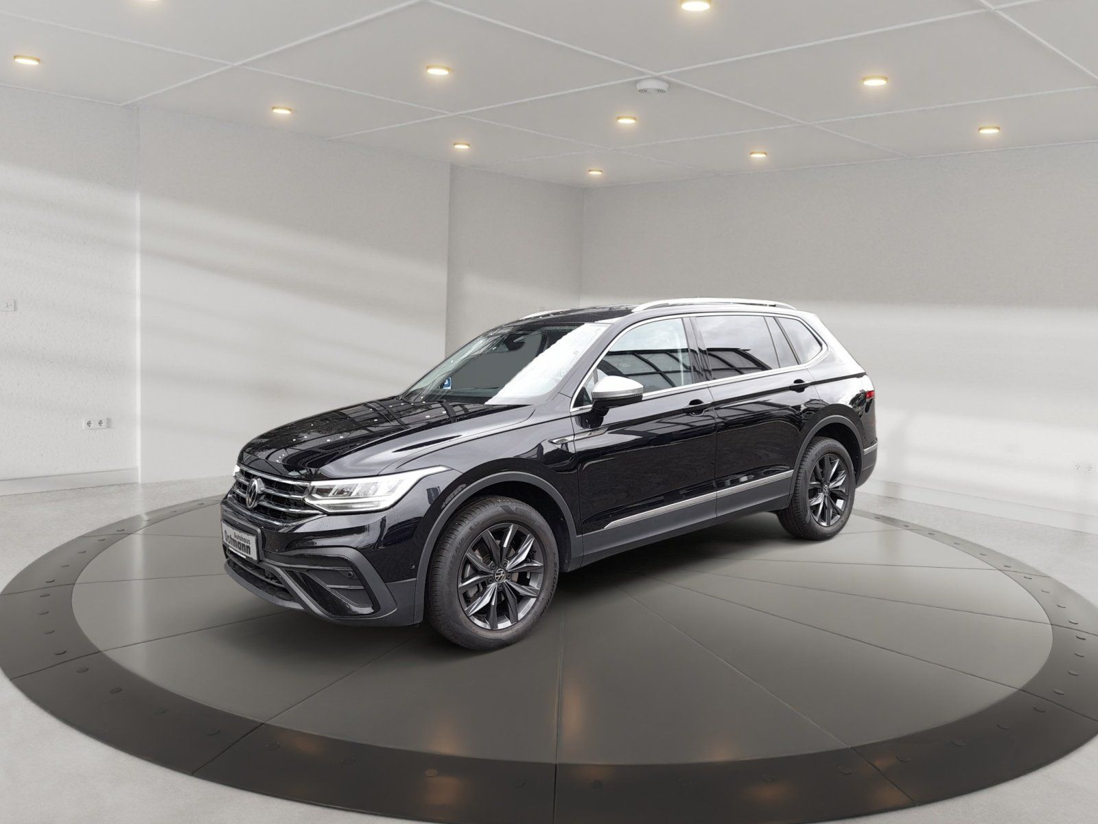Volkswagen TIGUAN ALLSPACE 2022 г. Чёрный, пробег 38059 км