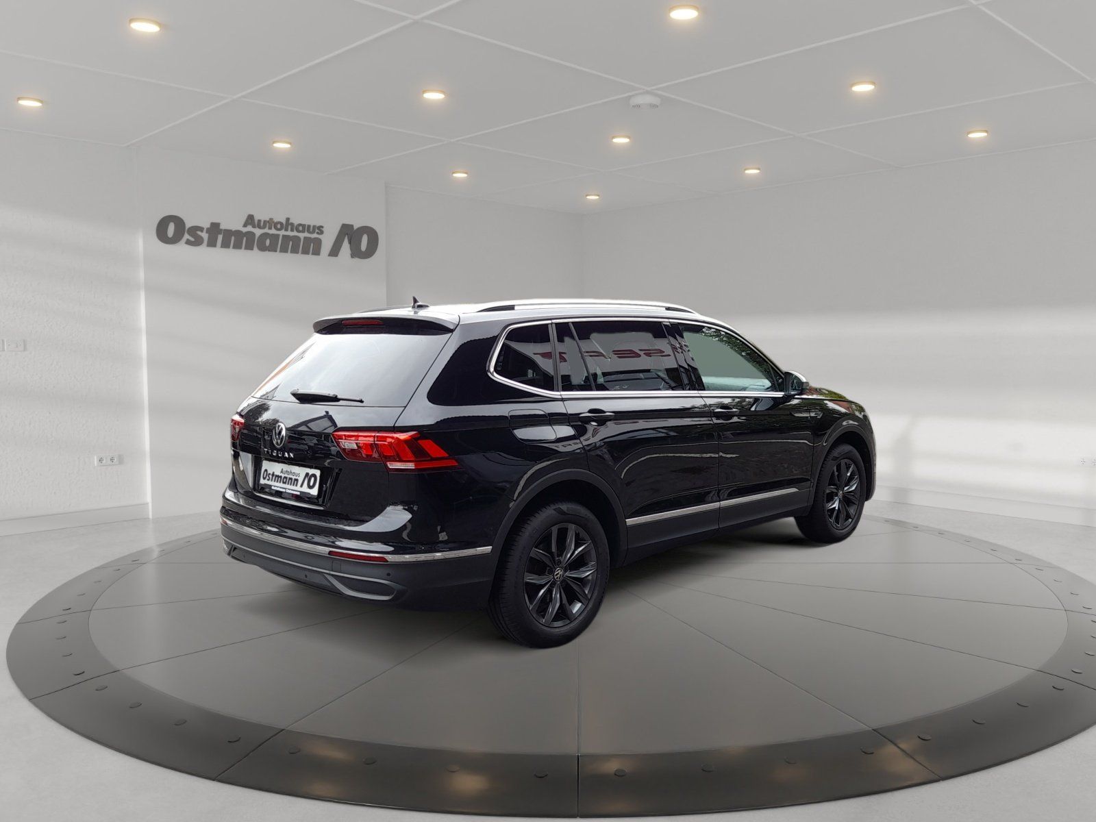 Volkswagen TIGUAN ALLSPACE 2022 г. Чёрный, пробег 38059 км