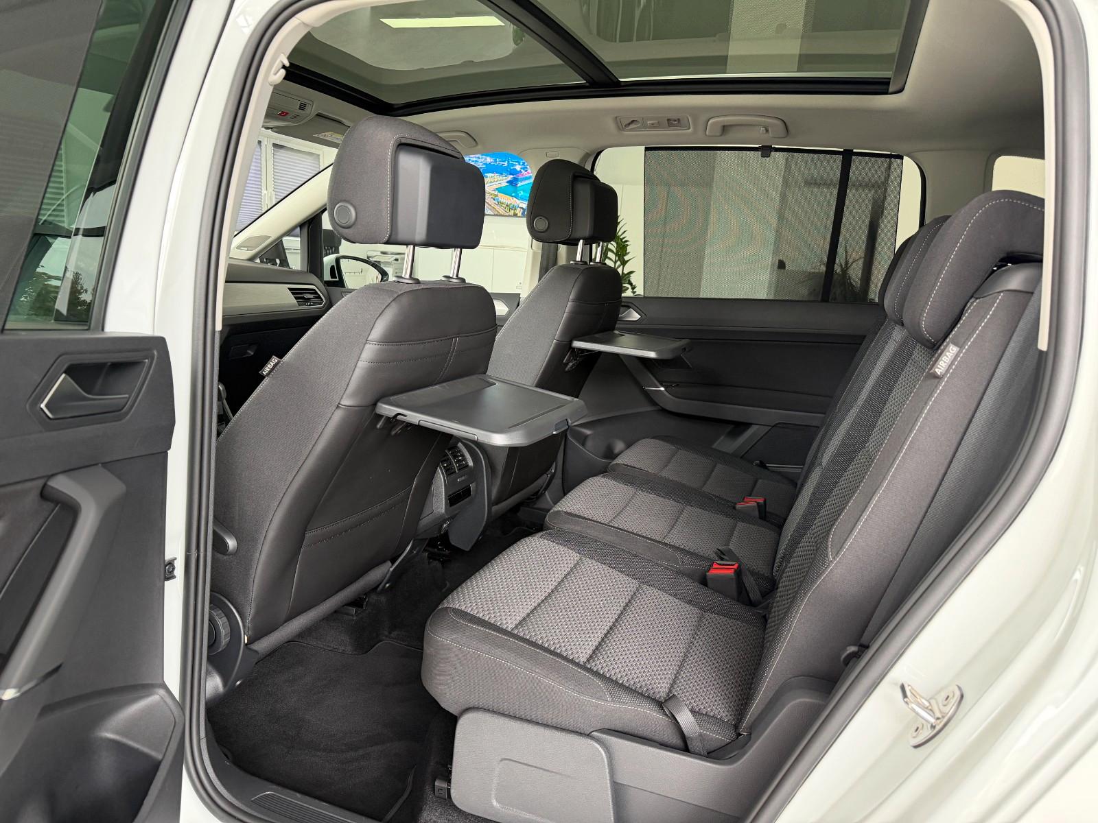 Volkswagen Touran 2025 г. Белый, пробег 37100 км