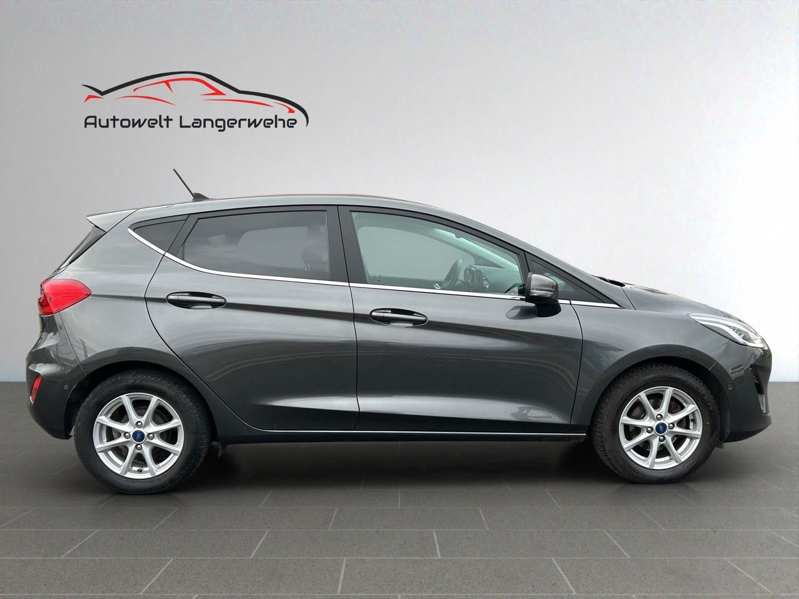 Ford Fiesta 2021 г. Серый, пробег 39000 км