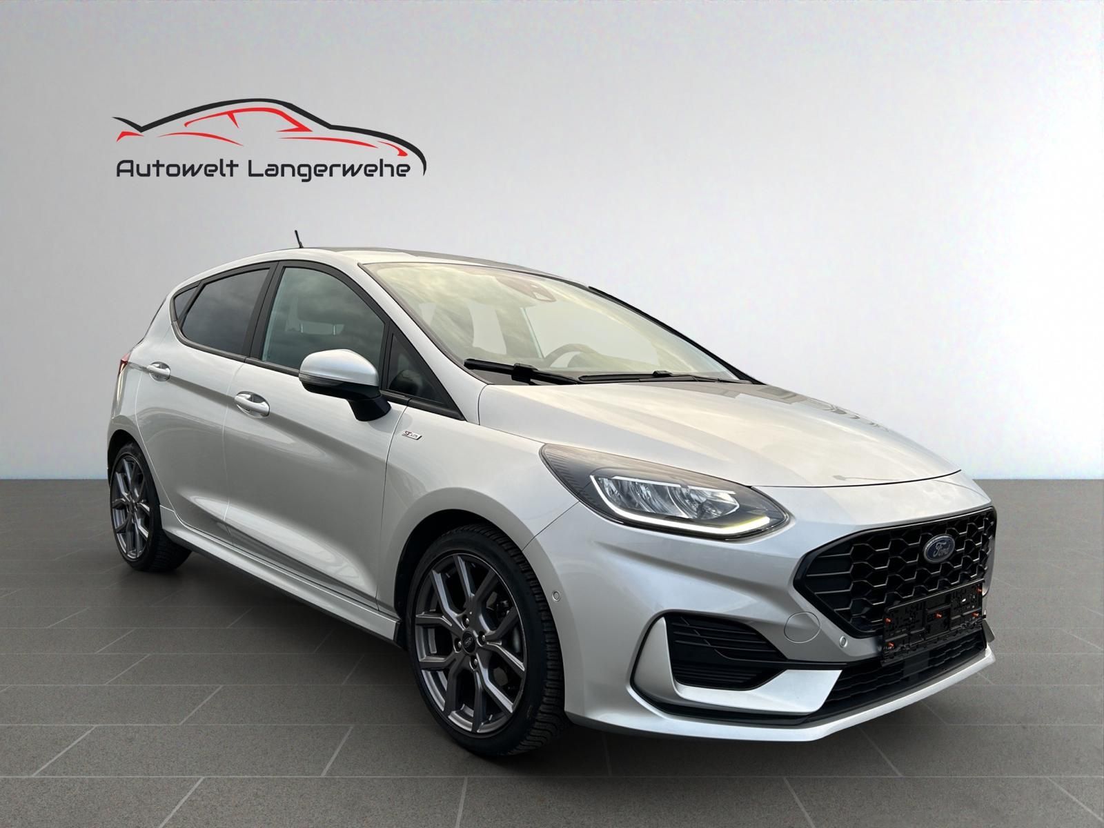 Ford Fiesta 2023 г. Серебристый, пробег 35132 км
