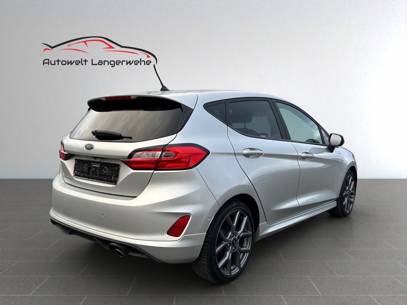 Ford Fiesta 2023 г. Серебристый, пробег 35132 км