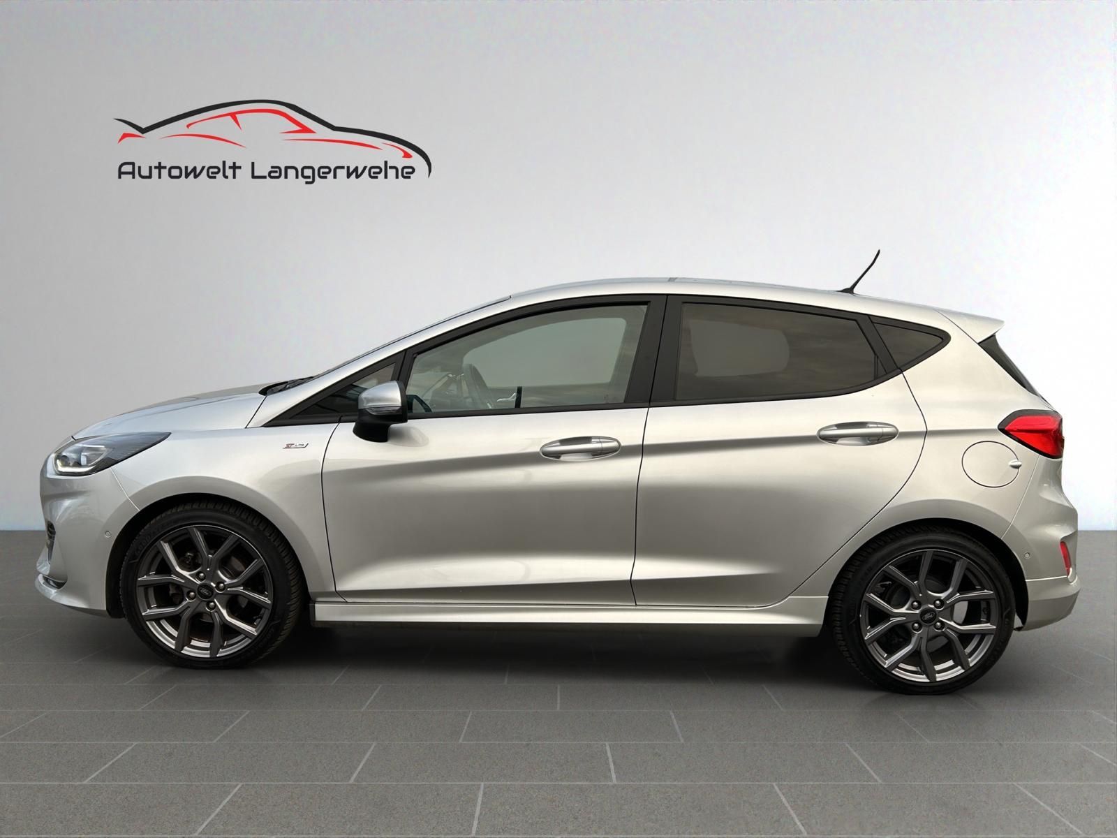 Ford Fiesta 2023 г. Серебристый, пробег 35132 км