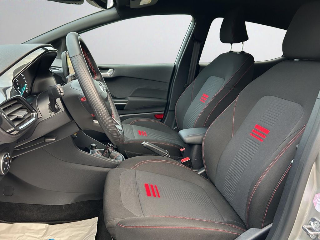 Ford Fiesta 2023 г. Серебристый, пробег 35132 км