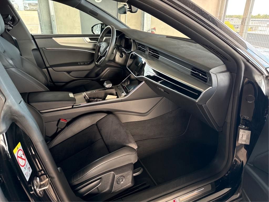 Audi A7 2023 г. Чёрный, пробег 42000 км