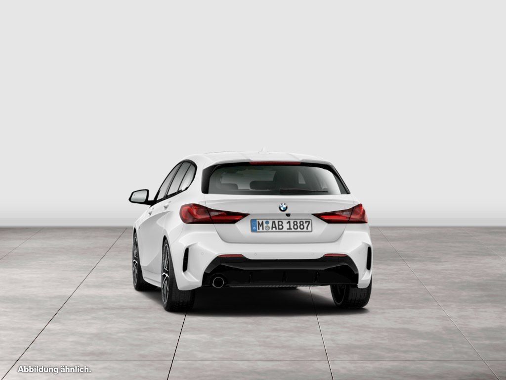 BMW 118 2023 г. Белый, пробег 48464 км