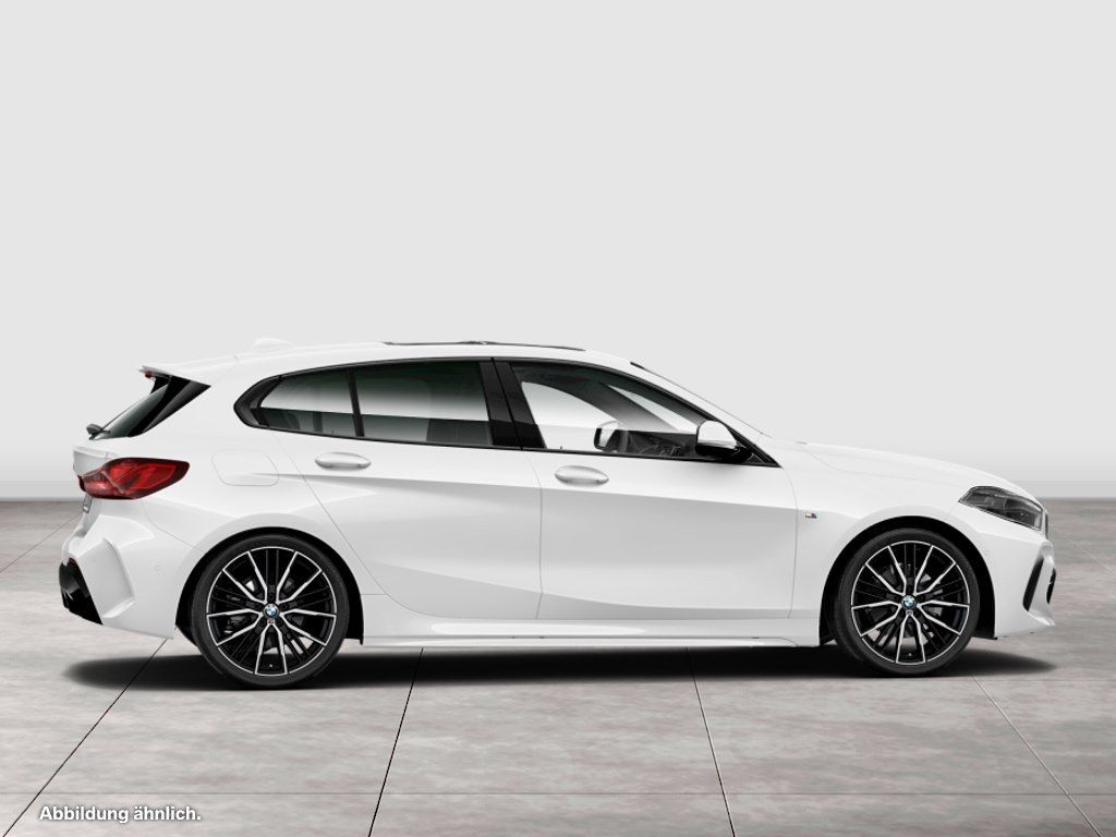 BMW 118 2023 г. Белый, пробег 48464 км