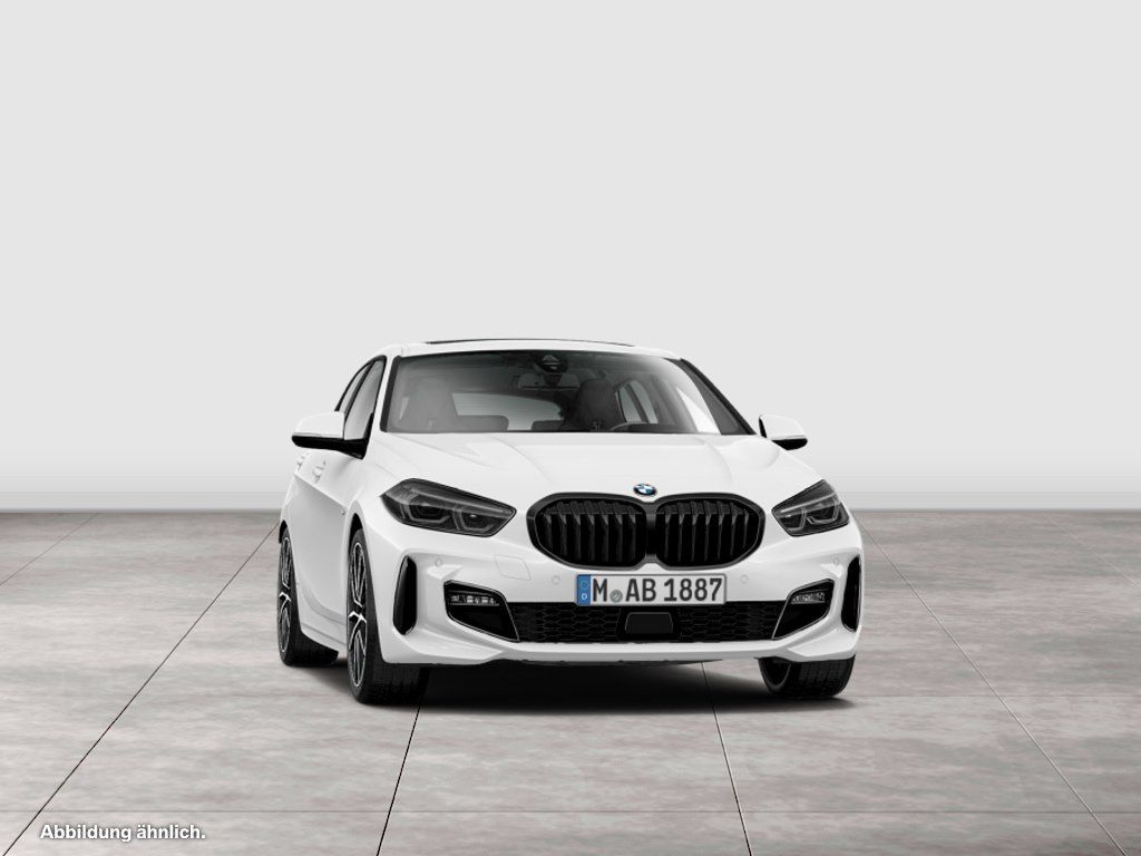 BMW 118 2023 г. Белый, пробег 48464 км