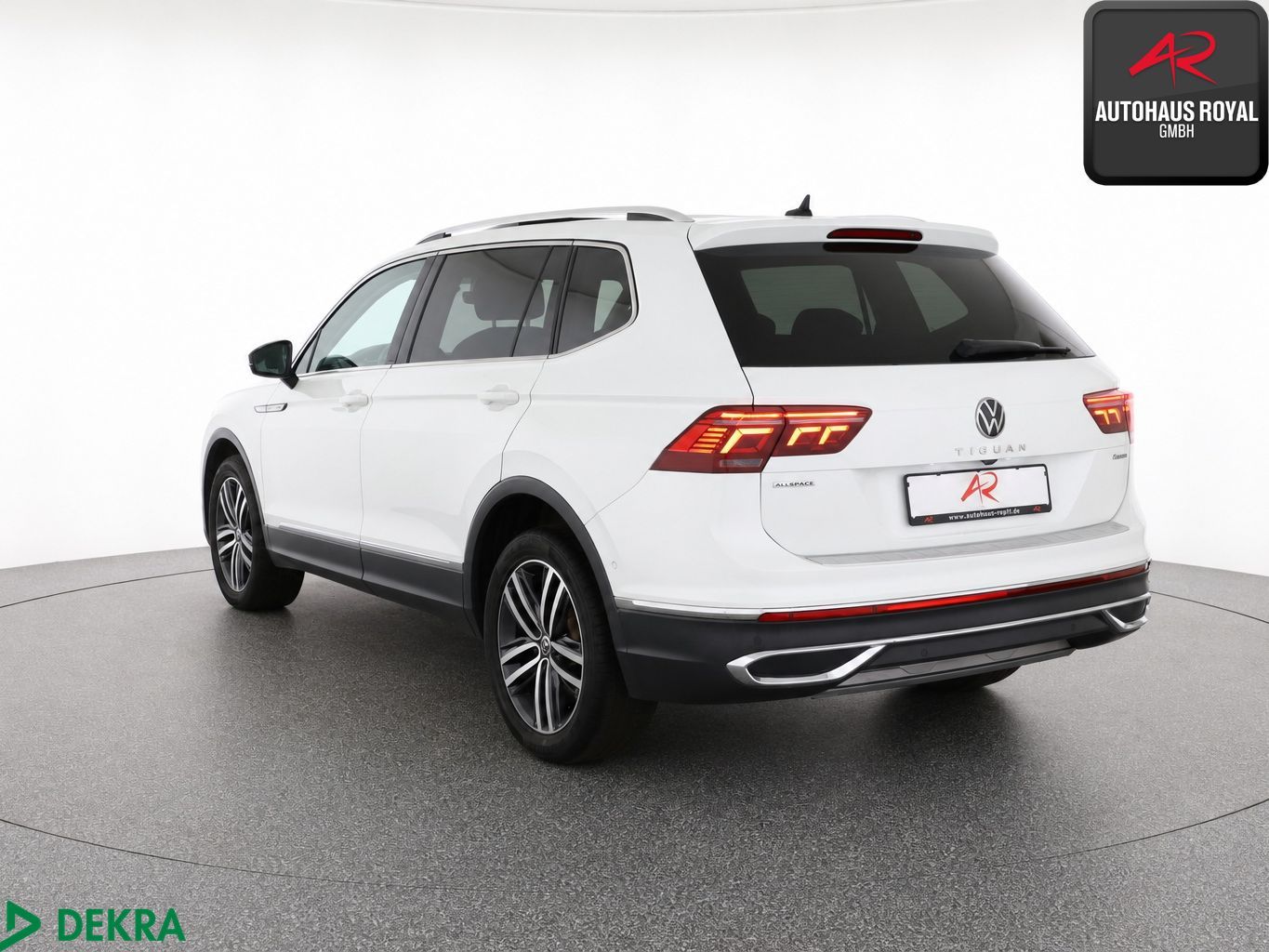 Volkswagen TIGUAN ALLSPACE 2022 г. Белый, пробег 49876 км